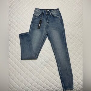 Fashion Nova Gemma High Rise Stretch Skinny Jeans✨